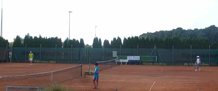 Tennisplatz klein